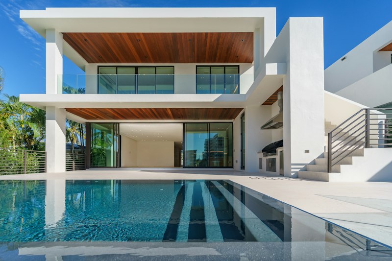 Casa de praia com piscina — foto 1